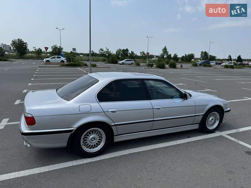 Седан BMW 7 Series 1998 в Рени