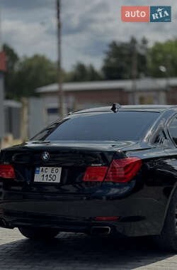 Седан BMW 7 Series 2010 в  фото 6 Седан BMW 7 Series 2010 в