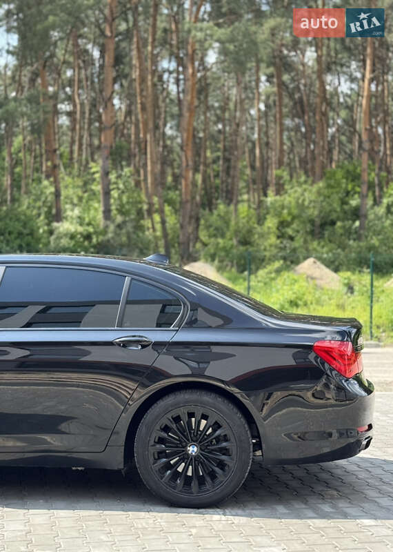 Седан BMW 7 Series 2010 в Ковелі