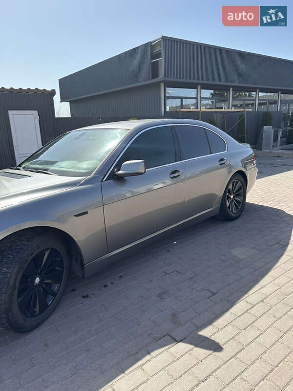 Седан BMW 7 Series 2006 в Рокитному
