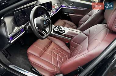 Седан BMW 7 Series 2023 в 