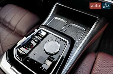 Седан BMW 7 Series 2023 в 