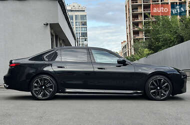 Седан BMW 7 Series 2022 в 