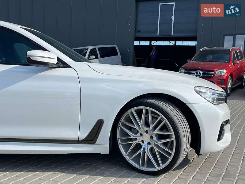 Седан BMW 7 Series 2018 в Львове