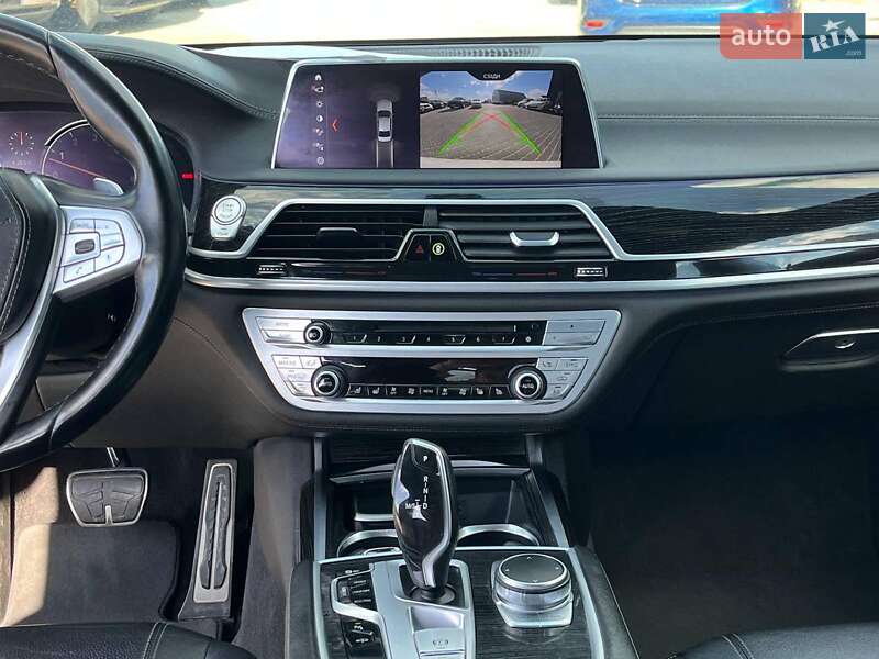 Седан BMW 7 Series 2018 в Львове