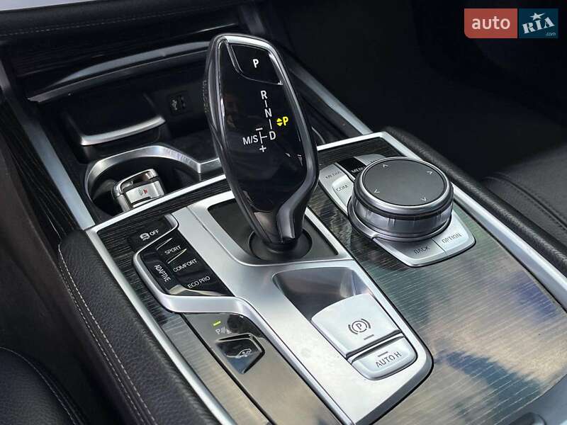 Седан BMW 7 Series 2018 в Львове