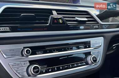 Седан BMW 7 Series 2018 в 
