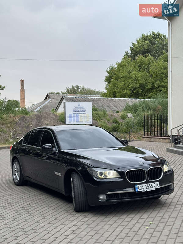 Седан BMW 7 Series 2012 в Шполі