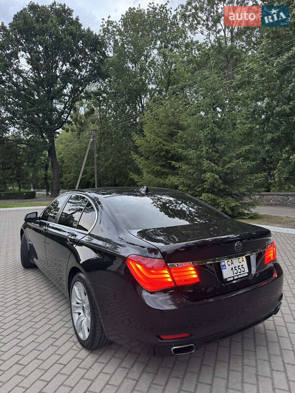 Седан BMW 7 Series 2012 в Шполі