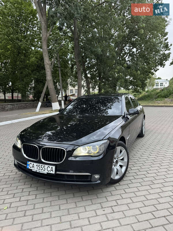 Седан BMW 7 Series 2012 в Шполі