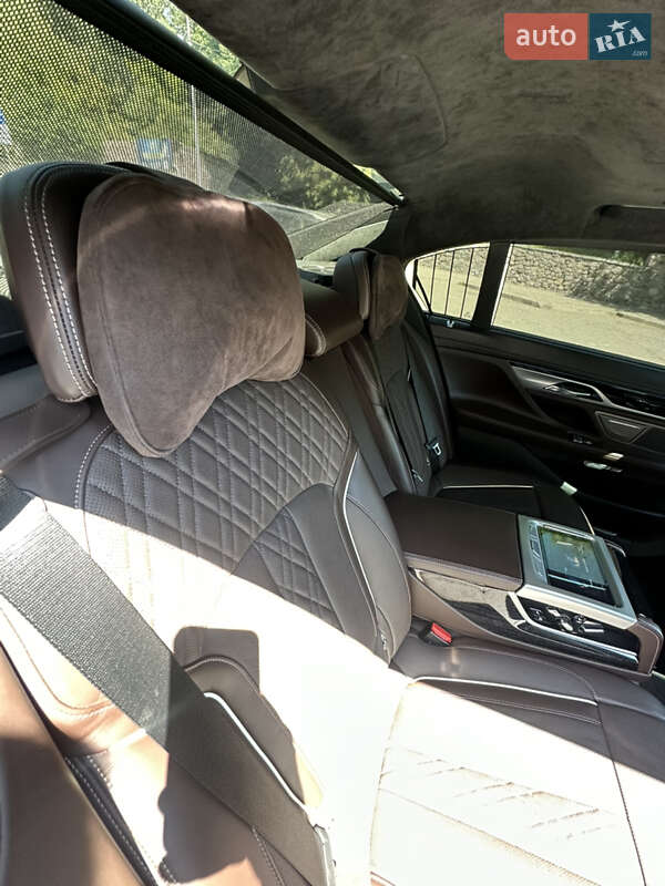 Седан BMW 7 Series 2017 в Києві