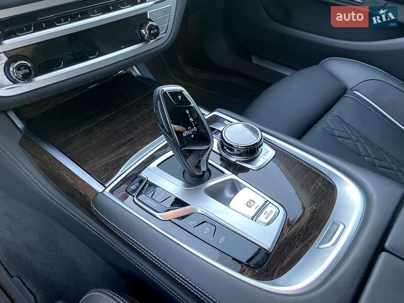 Седан BMW 7 Series 2019 в Нетішині