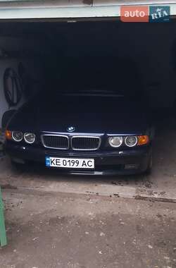 Седан BMW 7 Series 2000 в Шполе