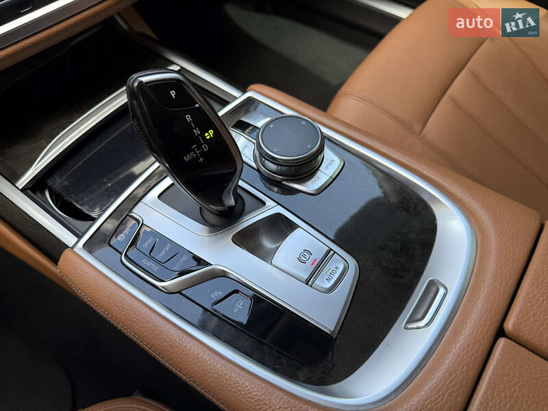 Седан BMW 7 Series 2018 в Киеве
