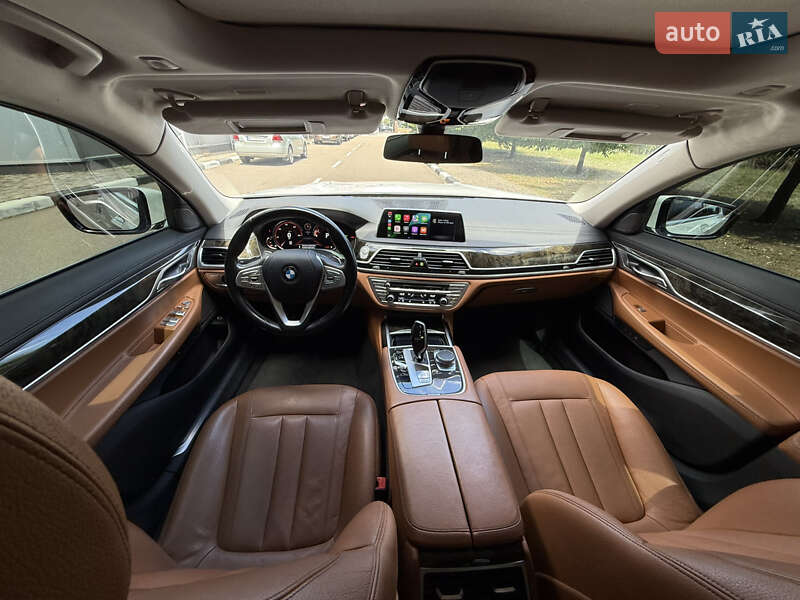 Седан BMW 7 Series 2018 в Киеве