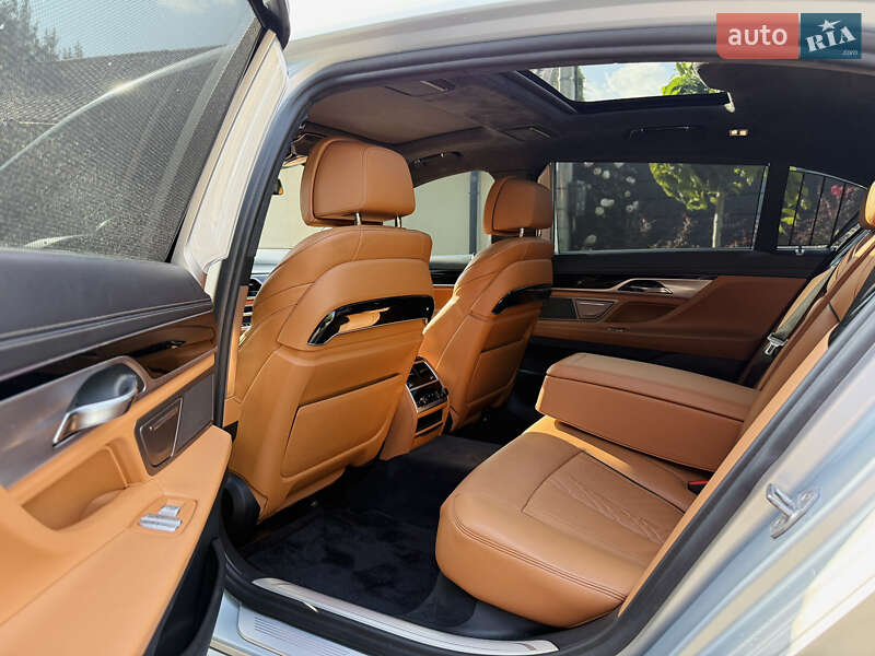 Седан BMW 7 Series 2018 в Киеве