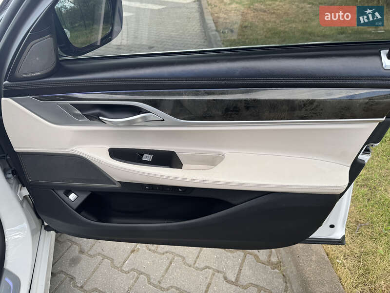 Седан BMW 7 Series 2019 в Ивано-Франковске