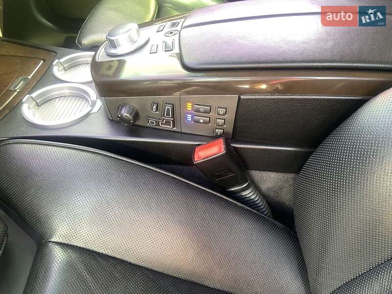 Седан BMW 7 Series 2003 в Нововолынске