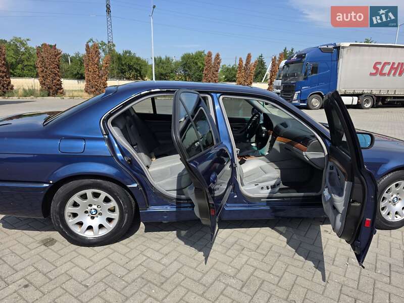 Седан BMW 7 Series 1998 в Мукачевому