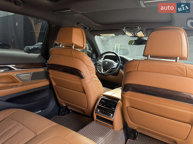 Седан BMW 7 Series 2015 в Хмельницькому