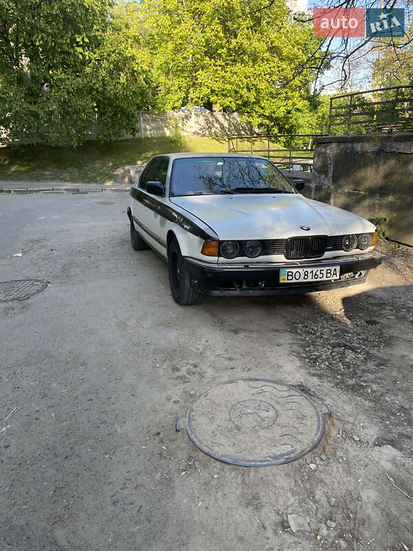 Седан BMW 7 Series 1988 в Києві