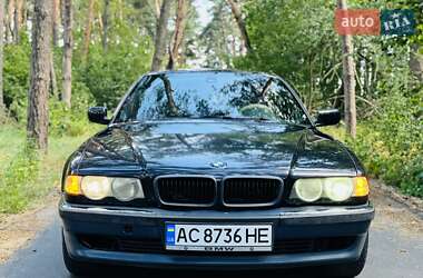 Седан BMW 7 Series 2000 в Білогородці