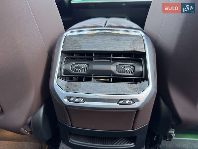 Седан BMW 7 Series 2024 в Киеве фото 40 Седан BMW 7 Series 2024 в Киеве