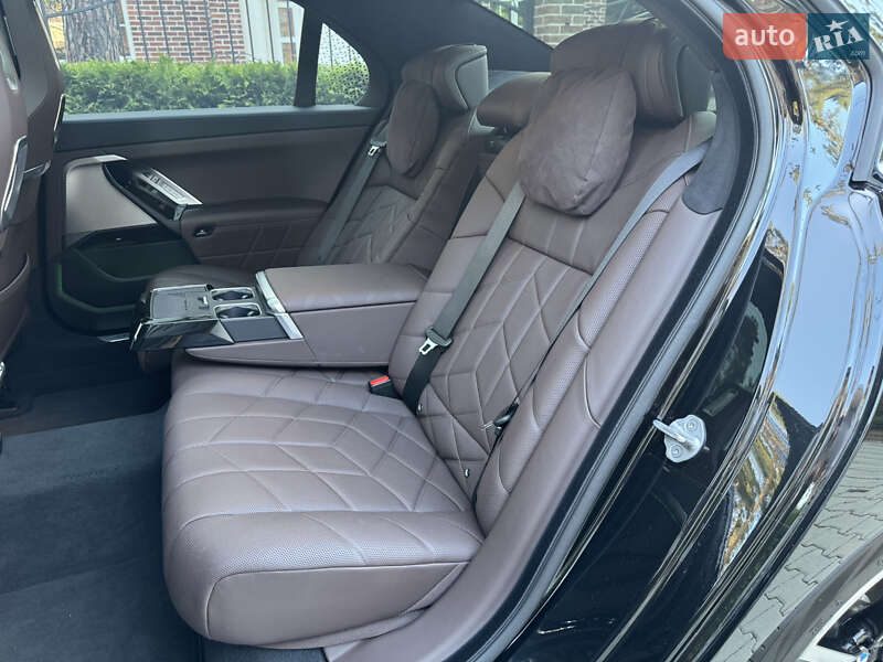 Седан BMW 7 Series 2024 в Киеве фото 52 Седан BMW 7 Series 2024 в Киеве