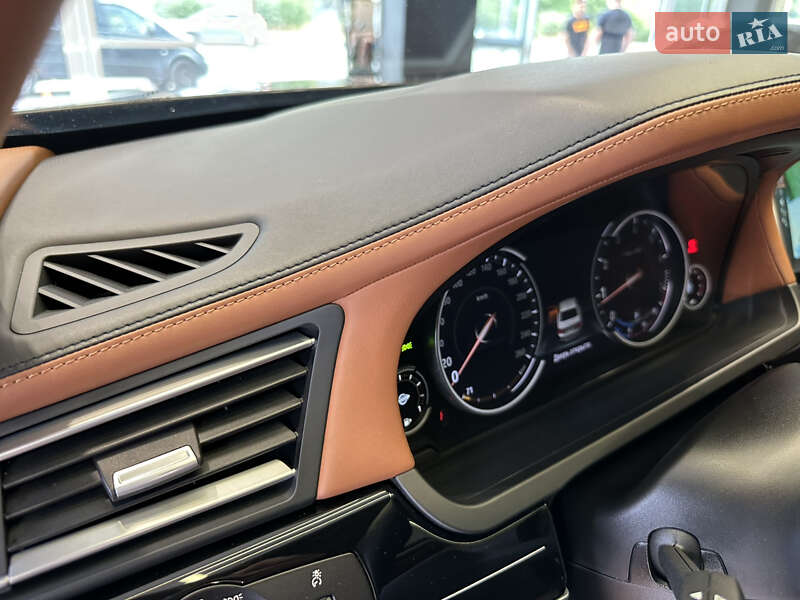 Седан BMW 7 Series 2012 в Киеве
