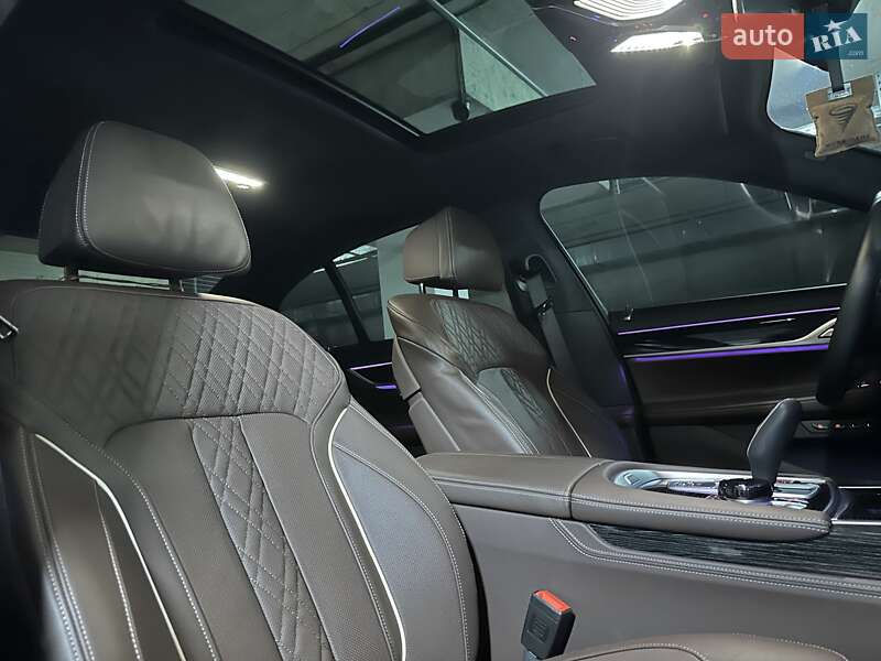 Седан BMW 7 Series 2022 в Дніпрі