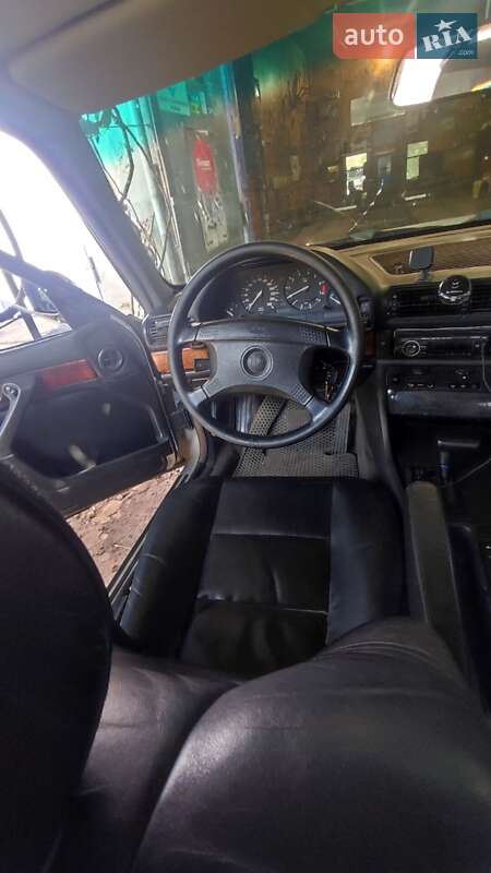 Седан BMW 7 Series 1993 в Кривом Роге