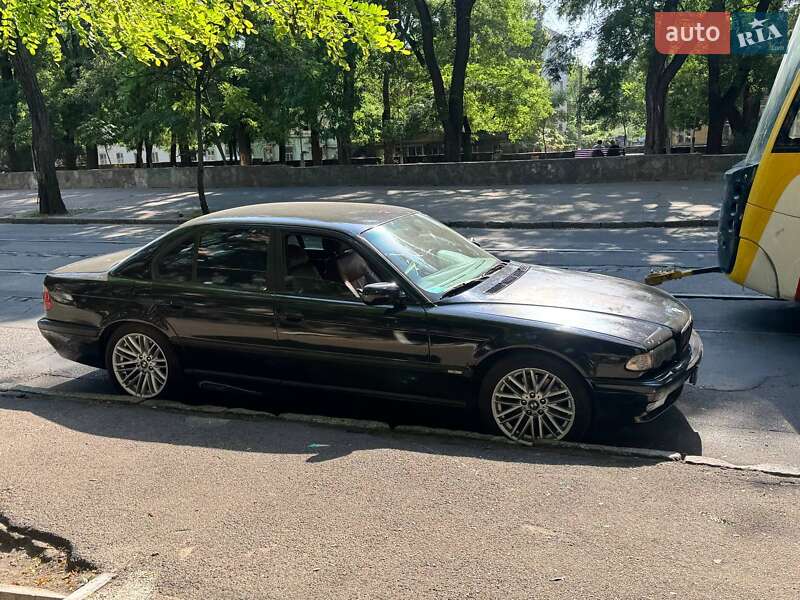 BMW 7 Series 2001