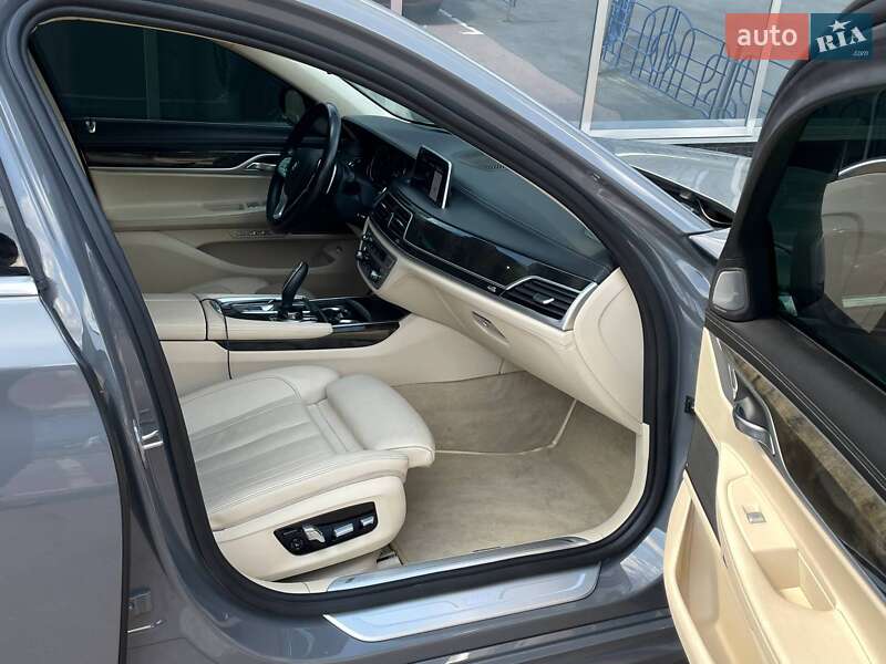 Седан BMW 7 Series 2017 в Києві