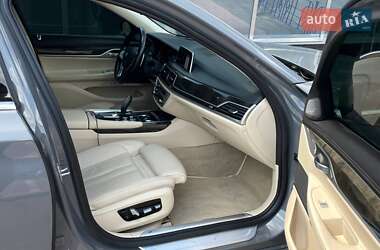 Седан BMW 7 Series 2017 в 
