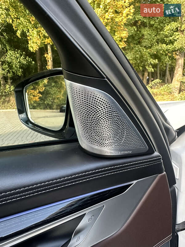 Седан BMW 7 Series 2017 в Львові