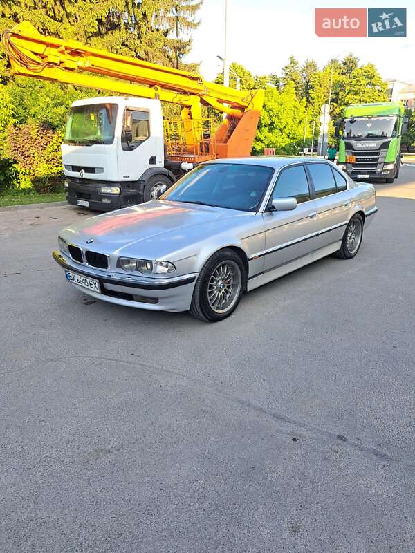 BMW 7 Series 2001