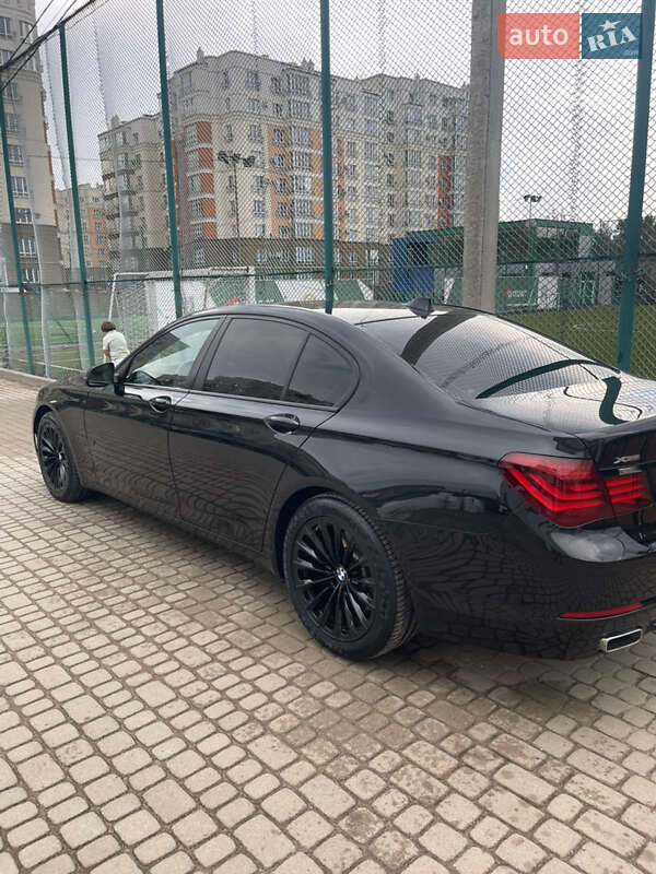 Седан BMW 7 Series 2015 в Львові