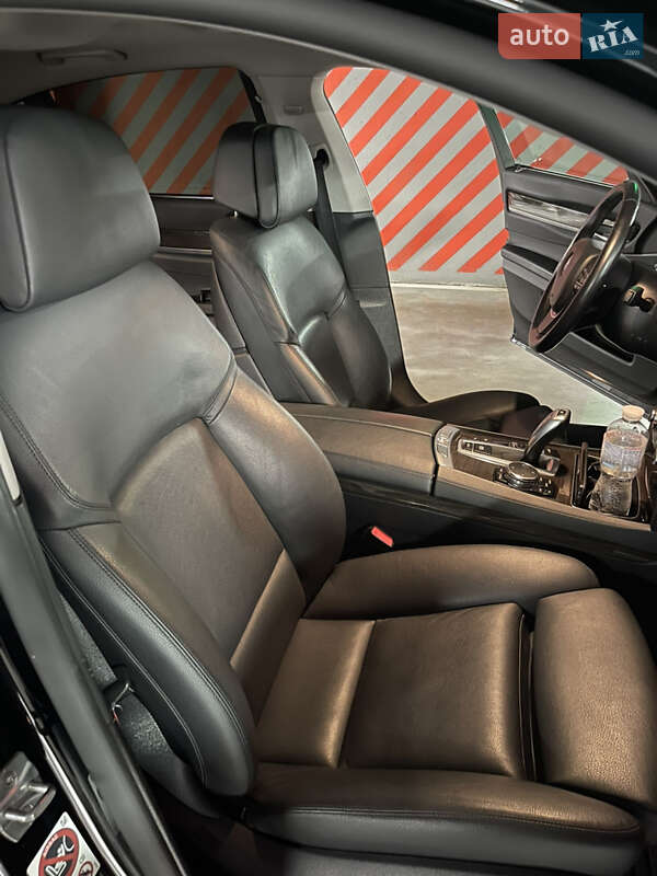 Седан BMW 7 Series 2015 в Львові