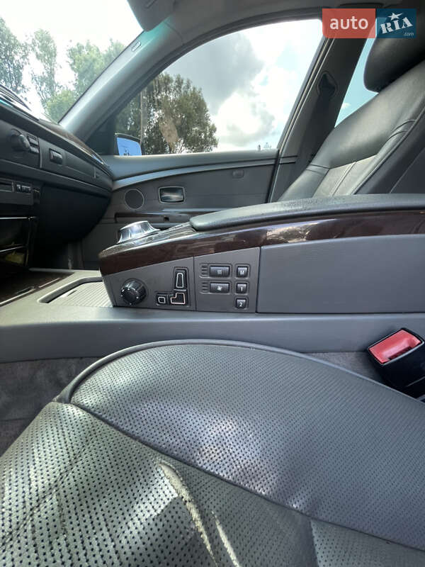 Седан BMW 7 Series 2004 в Чернигове
