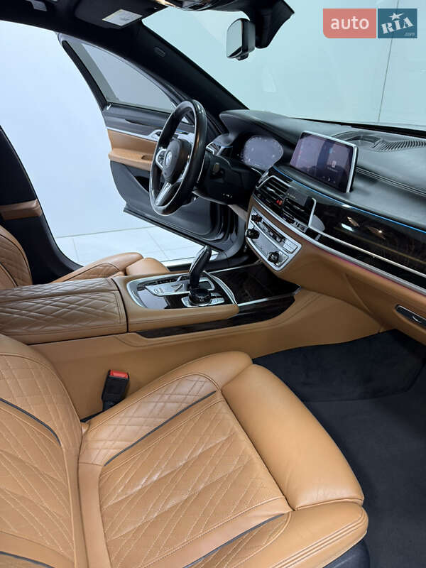 Седан BMW 7 Series 2019 в Одессе