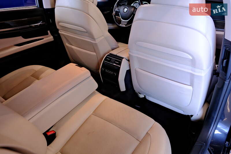 Седан BMW 7 Series 2012 в Одесі