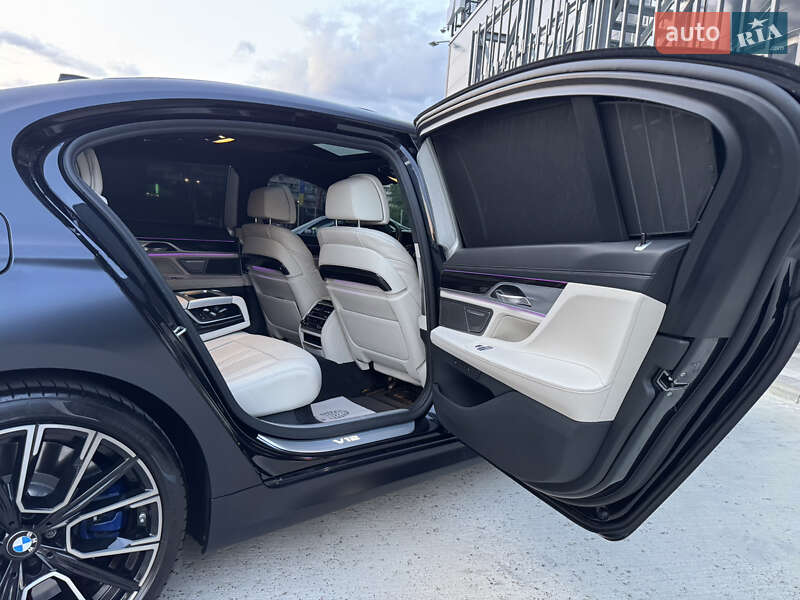 Седан BMW 7 Series 2021 в Киеве
