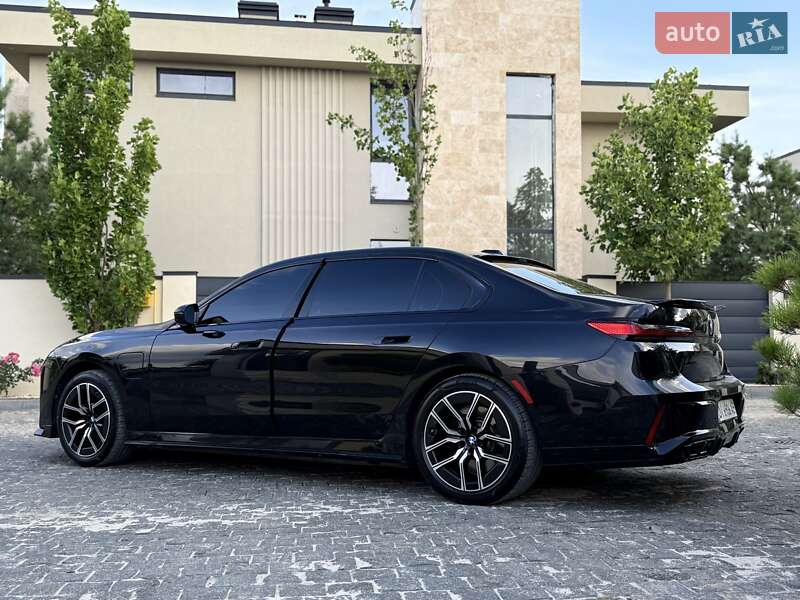 Седан BMW 7 Series 2023 в Львові