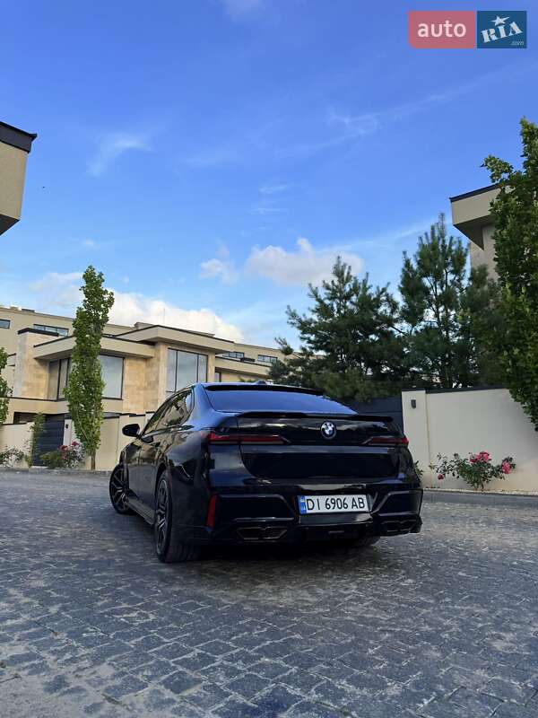 Седан BMW 7 Series 2023 в Львові