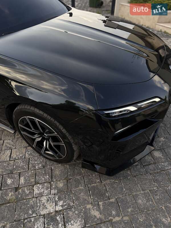 Седан BMW 7 Series 2023 в Львові