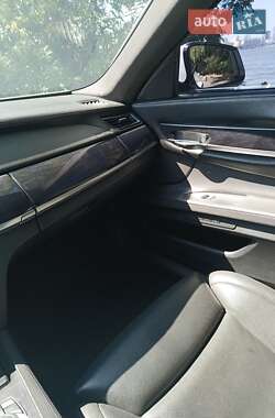 Седан BMW 7 Series 2009 в 