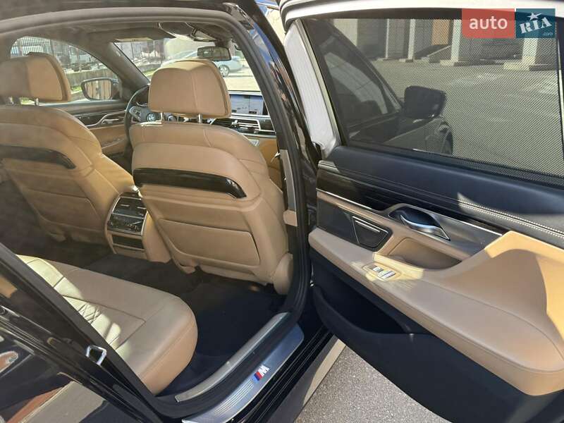 Седан BMW 7 Series 2016 в Киеве