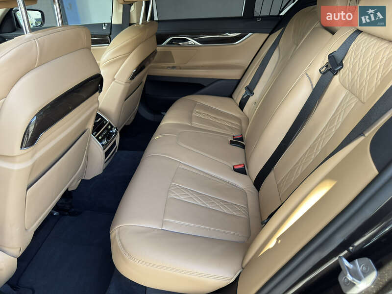 Седан BMW 7 Series 2016 в Ивано-Франковске фото 46 Седан BMW 7 Series 2016 в Ивано-Франковске