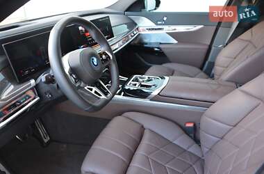 Седан BMW 7 Series 2023 в 