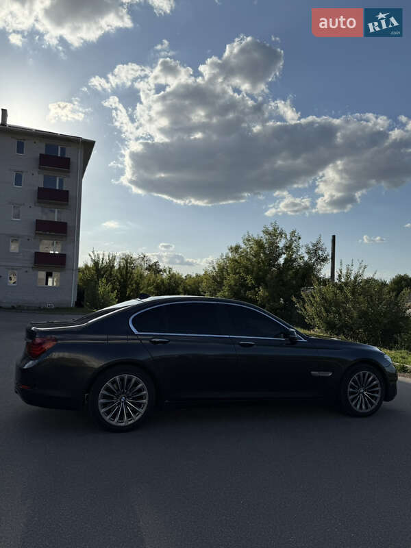 Седан BMW 7 Series 2012 в Богуславе фото 2 Седан BMW 7 Series 2012 в Богуславе